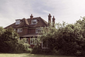 Lowbell House